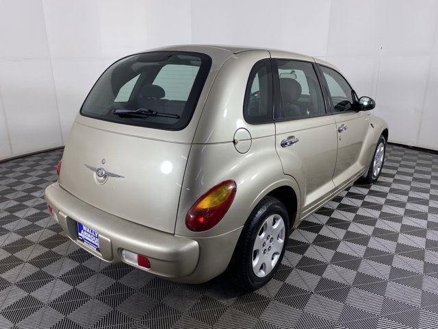 Used 2005 Chrysler PT Cruiser FWD image 3