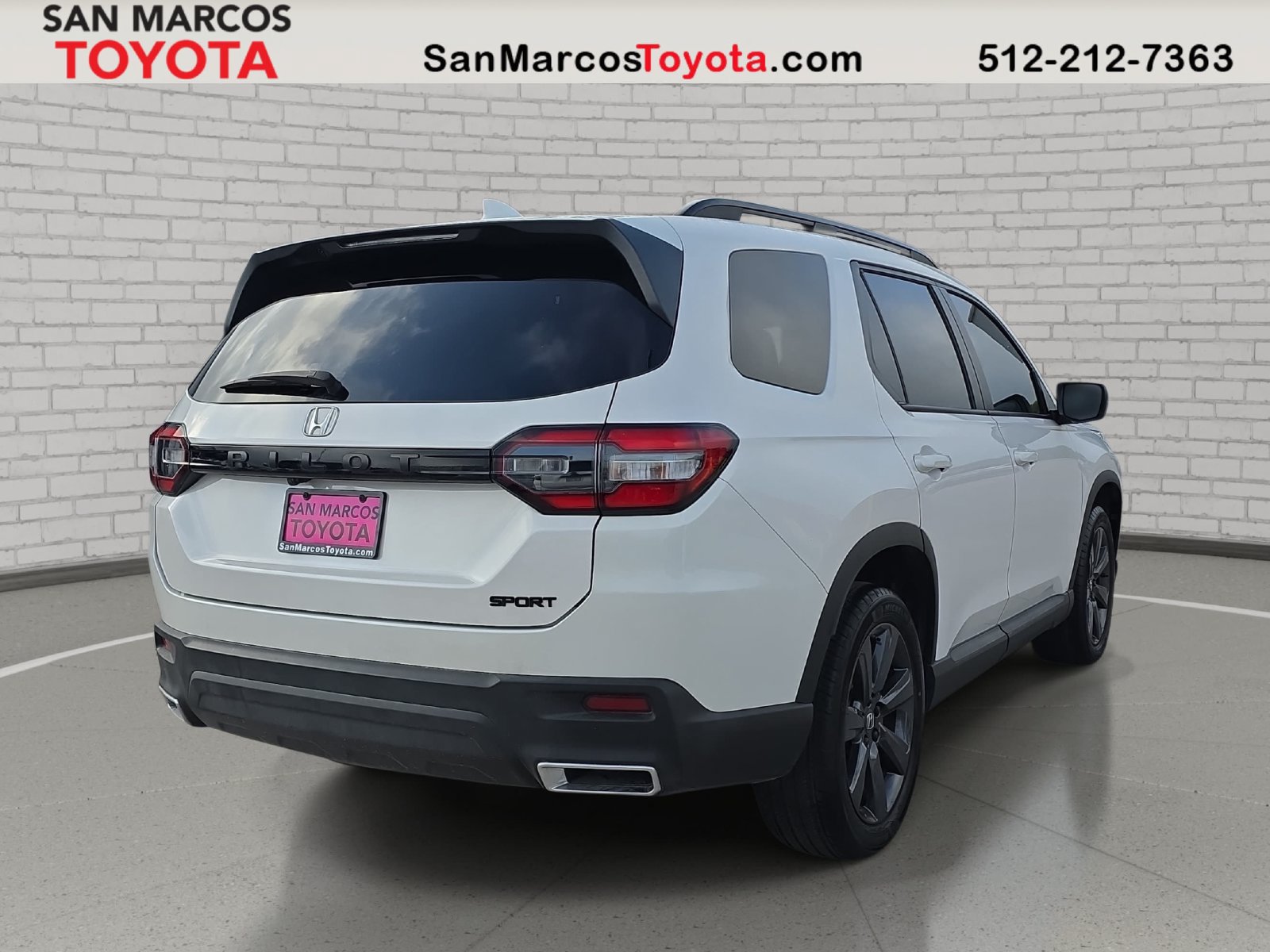 Used 2025 Honda Pilot Sport image 6