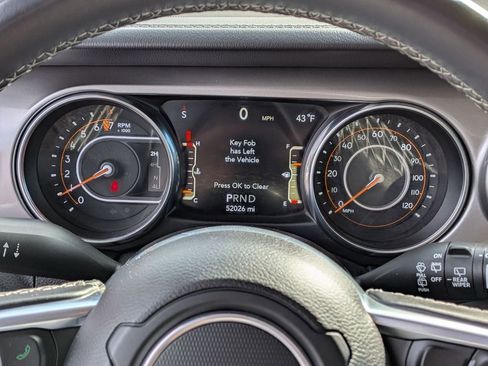 Used 2020 Jeep Wrangler Unlimited Sahara image 20