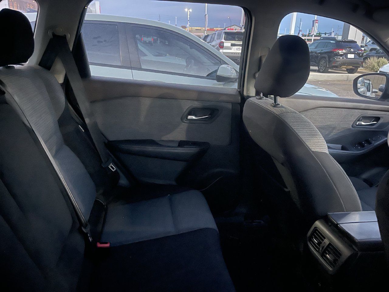 Used 2021 Nissan Rogue SV FWD image 6