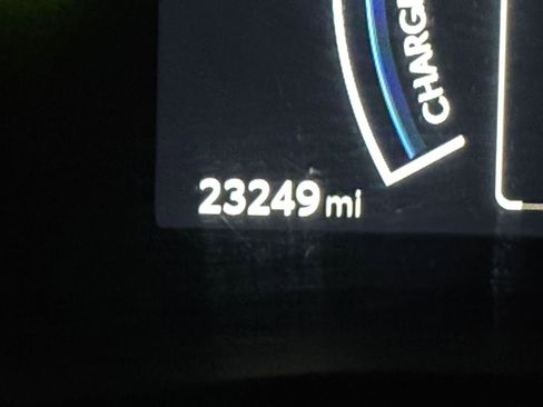 Used 2025 Toyota Camry LE image 39