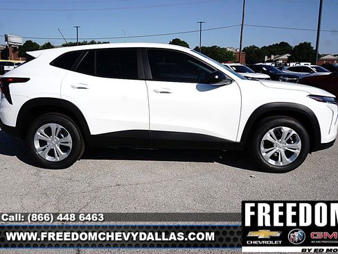 New 2026 Chevrolet Trax LS FWD image 8