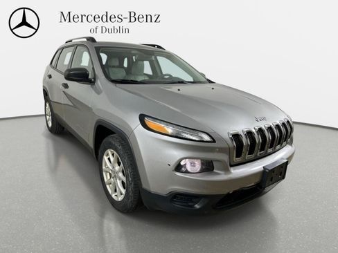 Used 2015 Jeep Cherokee Sport w/ Sport Appearance Group AWD/4WD image 3