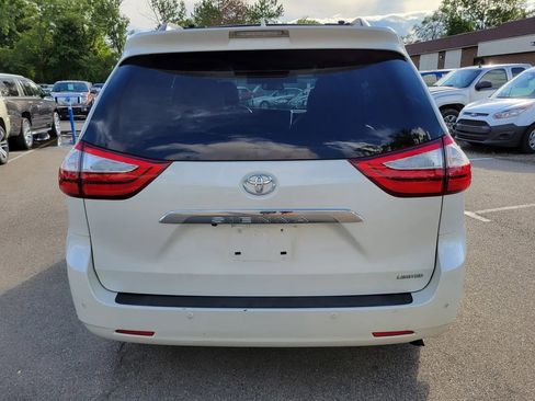 Used 2017 Toyota Sienna Limited Premium w/ Advanced Technology Package FWD image 11