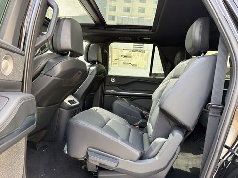 New 2026 Lincoln Navigator L Reserve image 19