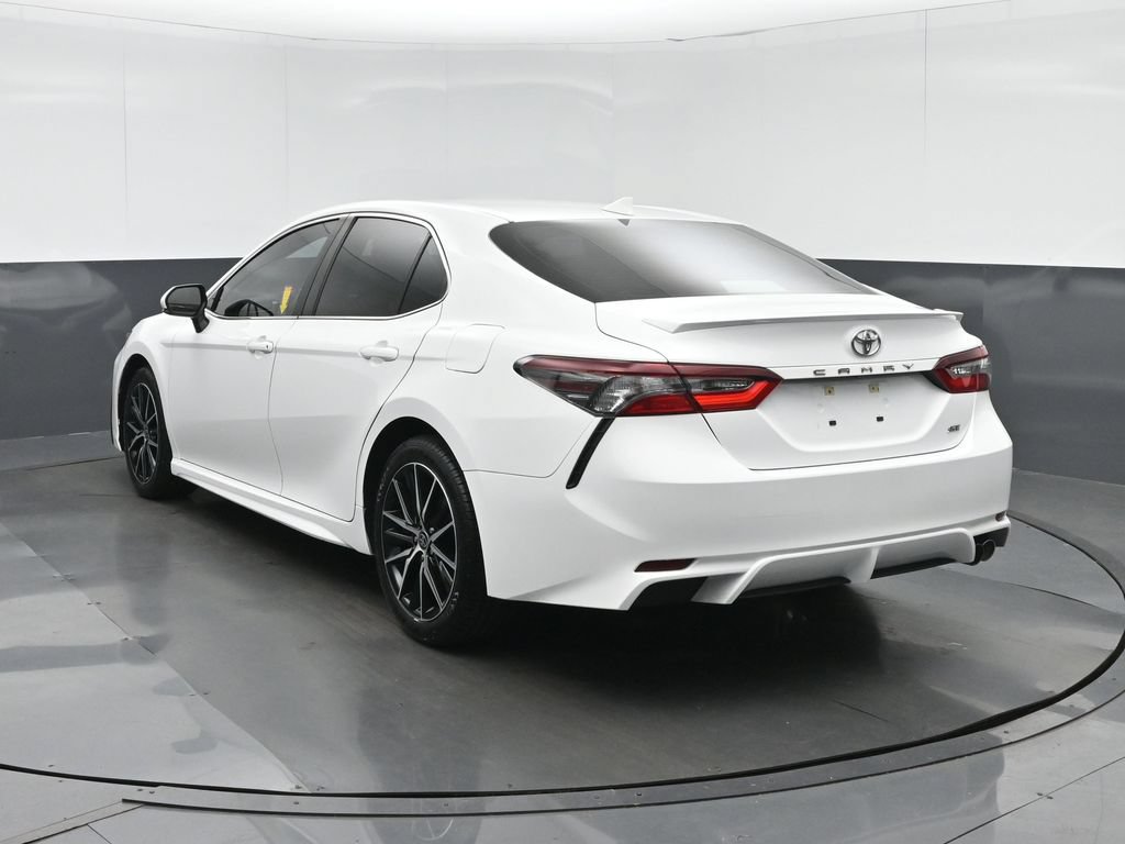 Used 2023 Toyota Camry SE FWD image 5