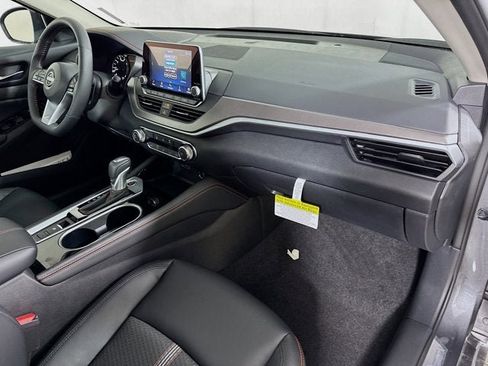 New 2025 Nissan Altima 2.5 SR image 31