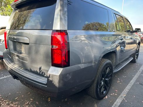 Used 2019 Chevrolet Suburban LT AWD/4WD image 4