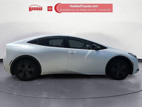 Used 2023 Toyota Prius Prime FWD image 7