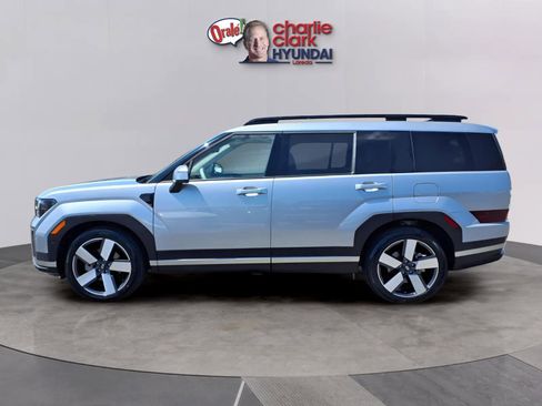 Certified 2024 Hyundai Santa Fe Limited FWD image 2