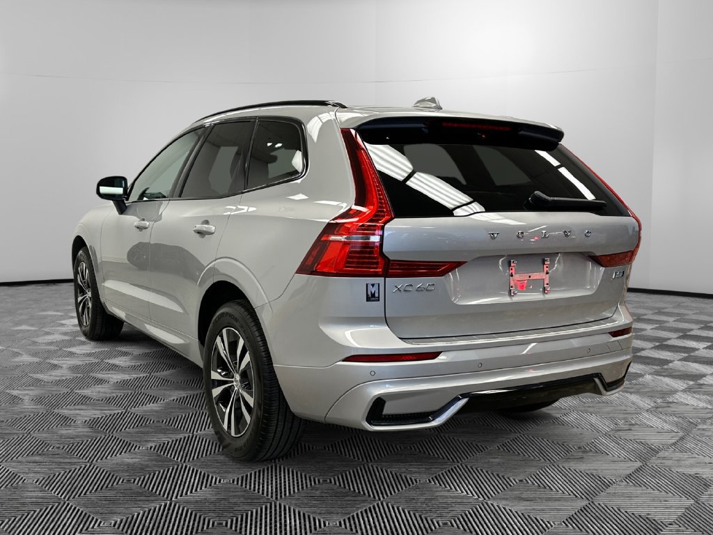Used 2024 Volvo XC60 B5 Core w/ Climate Package AWD/4WD image 4