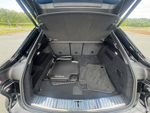 Certified 2025 Porsche Cayenne Coupe AWD/4WD image 17