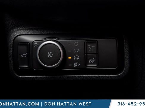 Used 2025 Ford Explorer ST-Line w/ ST-Line Street Pack AWD/4WD image 12