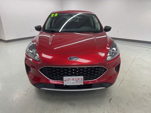 Used 2022 Ford Escape SE image 3