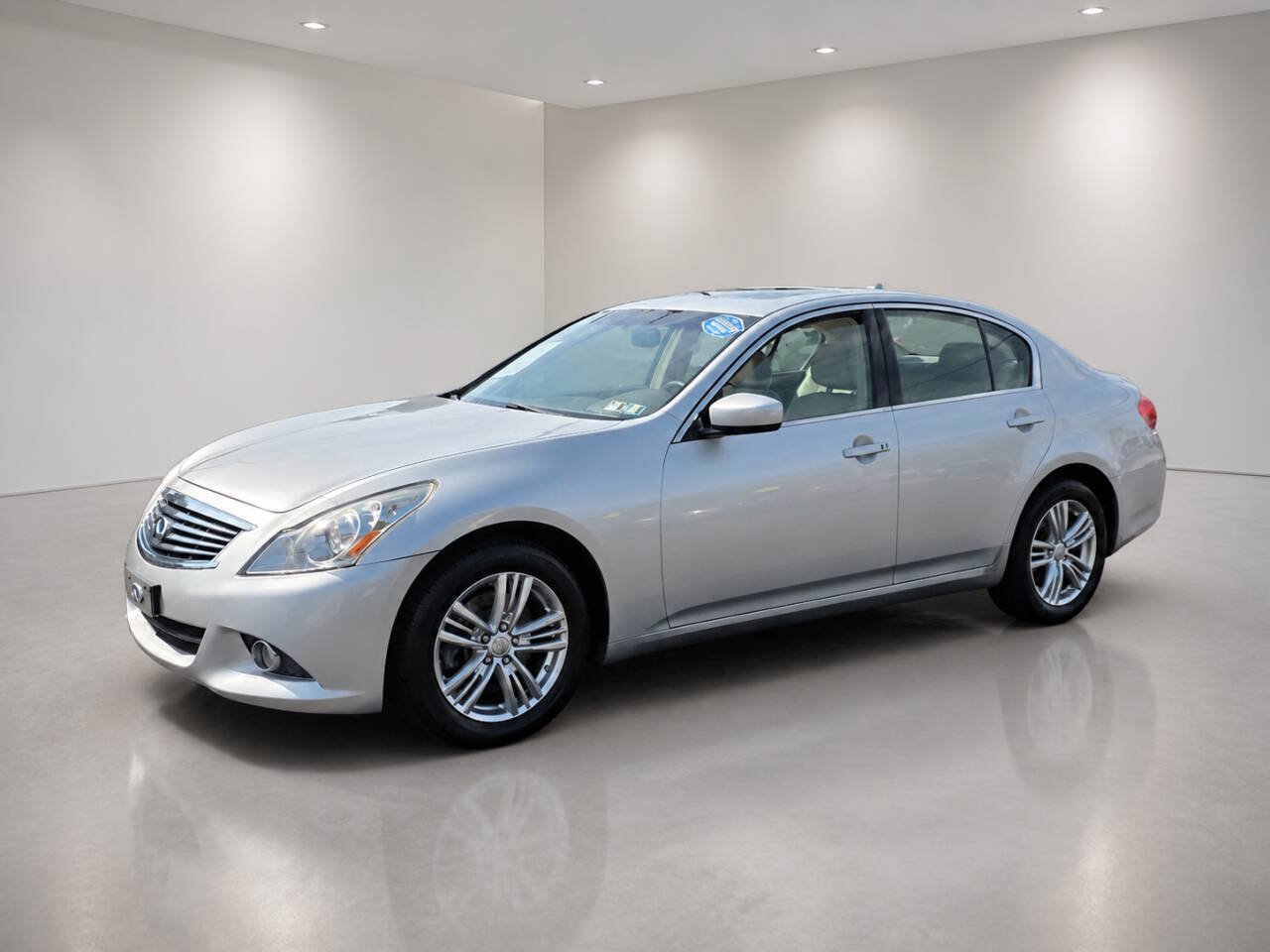 Used 2013 INFINITI G37 x Sedan w/ Premium Pkg AWD/4WD image 4
