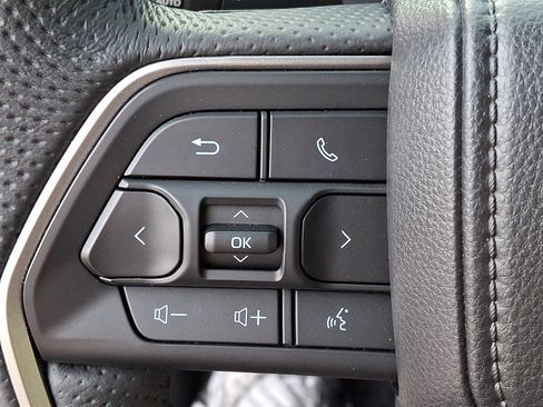 Used 2025 Toyota Tundra Limited AWD/4WD image 20