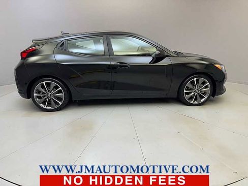 Used 2019 Hyundai Veloster 2.0 Premium FWD image 6