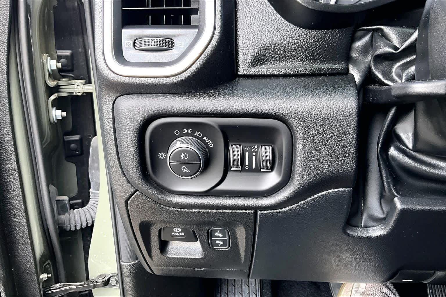 Used 2026 RAM 1500 Laramie AWD/4WD image 36