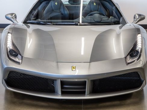 Used 2018 Ferrari 488 Spider RWD image 4