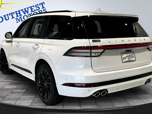 Used 2024 Lincoln Aviator Reserve w/ Equipment Group 201A AWD/4WD image 5