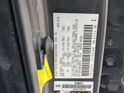 Used 2017 Toyota Tacoma TRD Off-Road image 15