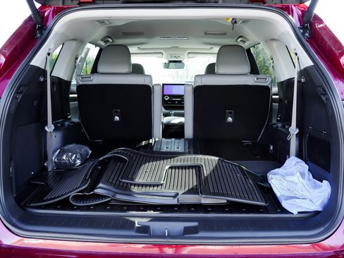 Used 2025 Toyota Highlander Limited image 14