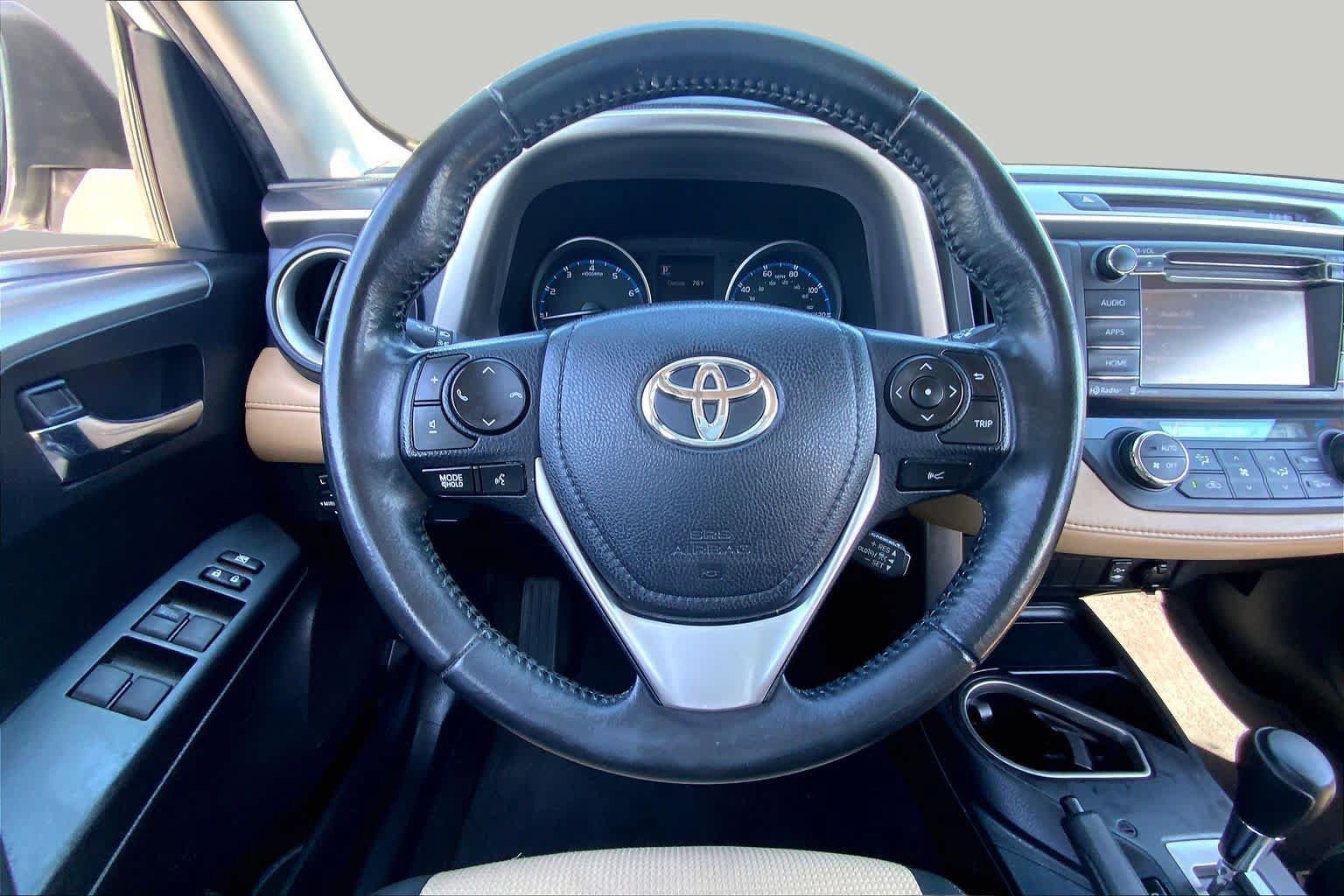 Used 2018 Toyota RAV4 XLE FWD image 6