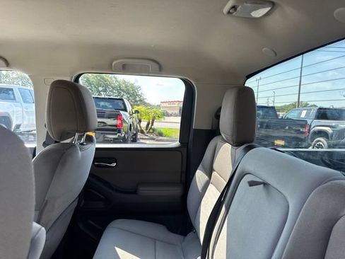 Used 2022 Nissan Frontier SV w/ Technology Package RWD image 21