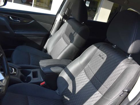 Used 2018 Nissan Rogue S AWD/4WD image 12