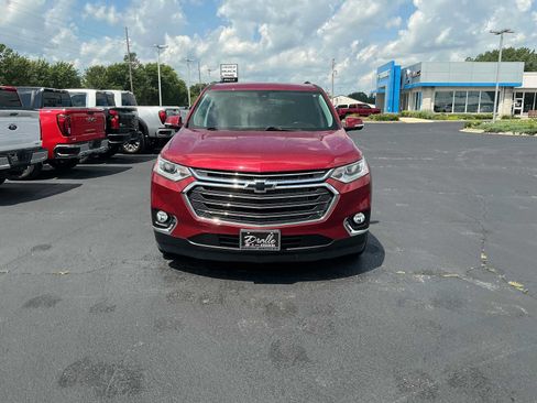 Used 2020 Chevrolet Traverse LT FWD image 2