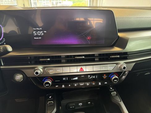 Used 2025 Kia Telluride S FWD image 29