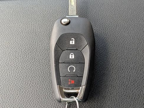 Used 2025 Chevrolet Trax LS w/ Driver Confidence Package FWD image 30