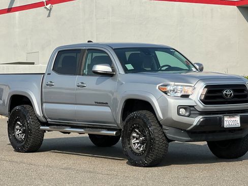 Used 2020 Toyota Tacoma SR5 w/ Blackout Package RWD image 5
