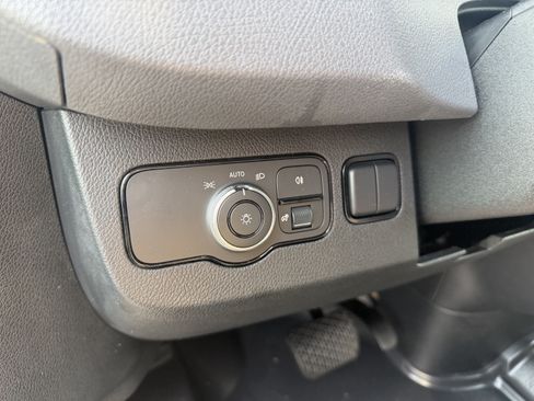 Used 2024 Mercedes-Benz Sprinter 2500 image 16