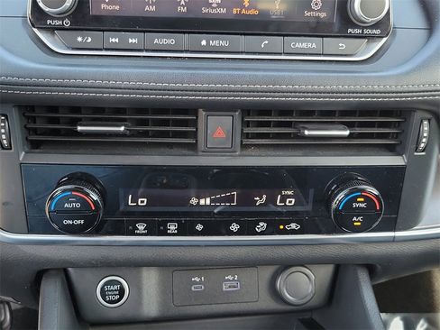 Used 2023 Nissan Rogue SV image 13