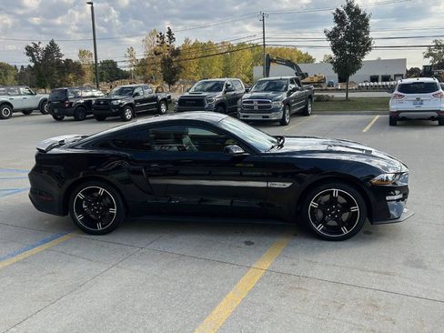 Used 2019 Ford Mustang GT Premium w/ Equipment Group 401A image 5