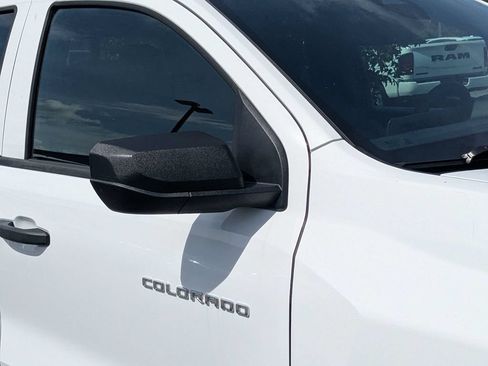 Used 2025 Chevrolet Colorado W/T RWD image 11