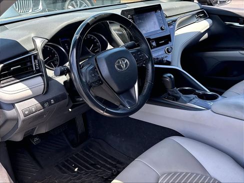 Used 2022 Toyota Camry SE FWD image 17