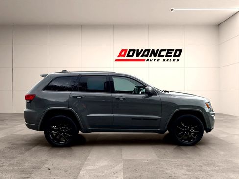 Used 2020 Jeep Grand Cherokee Altitude AWD/4WD image 9