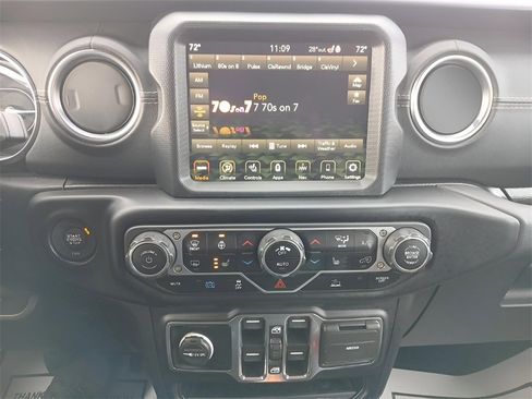 Used 2023 Jeep Wrangler Unlimited Sahara w/ Cold Weather Group image 10