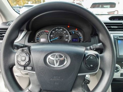 Used 2012 Toyota Camry LE image 13