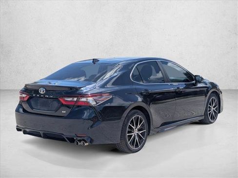 Used 2021 Toyota Camry SE w/ Convenience Package FWD image 5