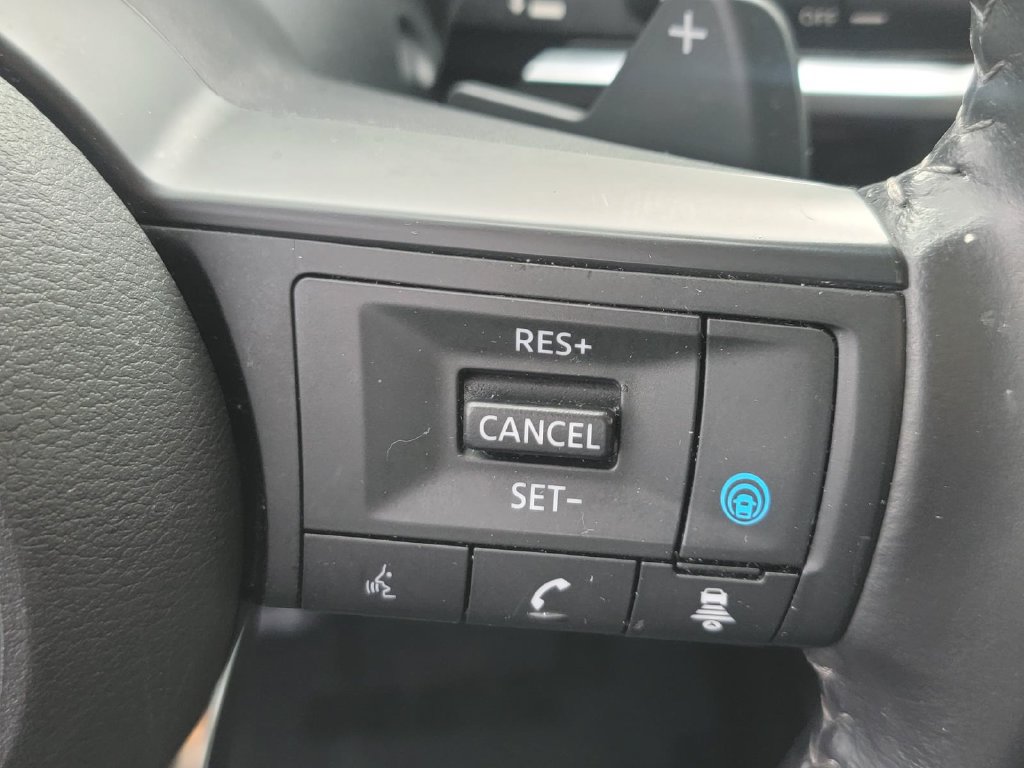 Used 2025 Nissan Pathfinder SV AWD/4WD image 21
