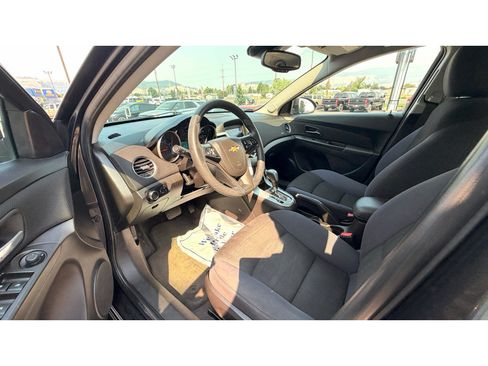 Used 2015 Chevrolet Cruze LT FWD image 18