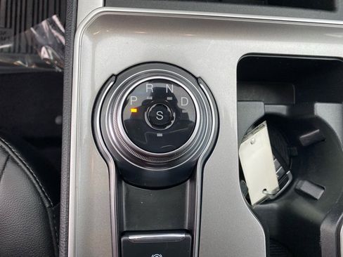 Used 2024 Ford Edge SEL w/ Convenience Package image 12