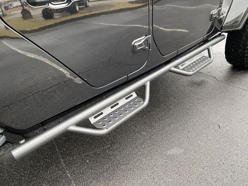 Used 2023 Jeep Gladiator Overland image 39