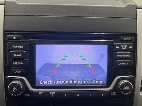 Used 2018 Nissan Frontier SV image 36