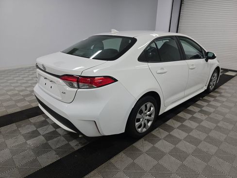 Used 2021 Toyota Corolla LE image 3