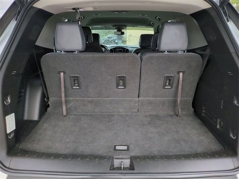 Used 2018 Chevrolet Traverse LT image 13