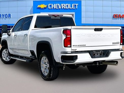 Used 2024 Chevrolet Silverado 2500 High Country w/ High Country Premium Package AWD/4WD image 4